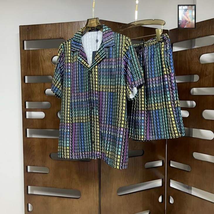 Picture of LV Shirt Pant Suits _SKULVM-3XL12yn42522791